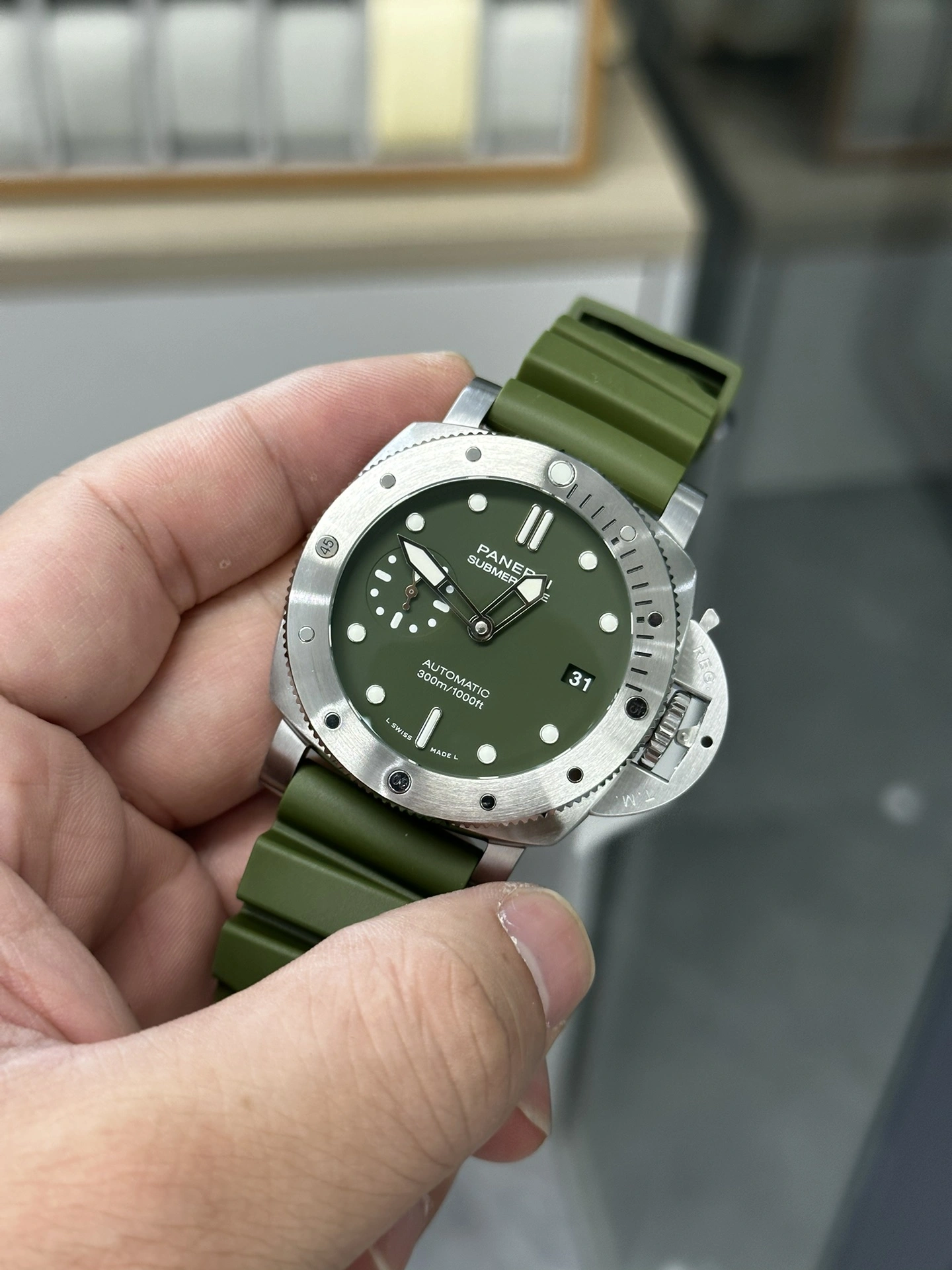 Durable CBD Factory Panerai Submersible “Verde Militare” 42mm PAM01055 1:1 Super Clone – DDP.900 Movement 398